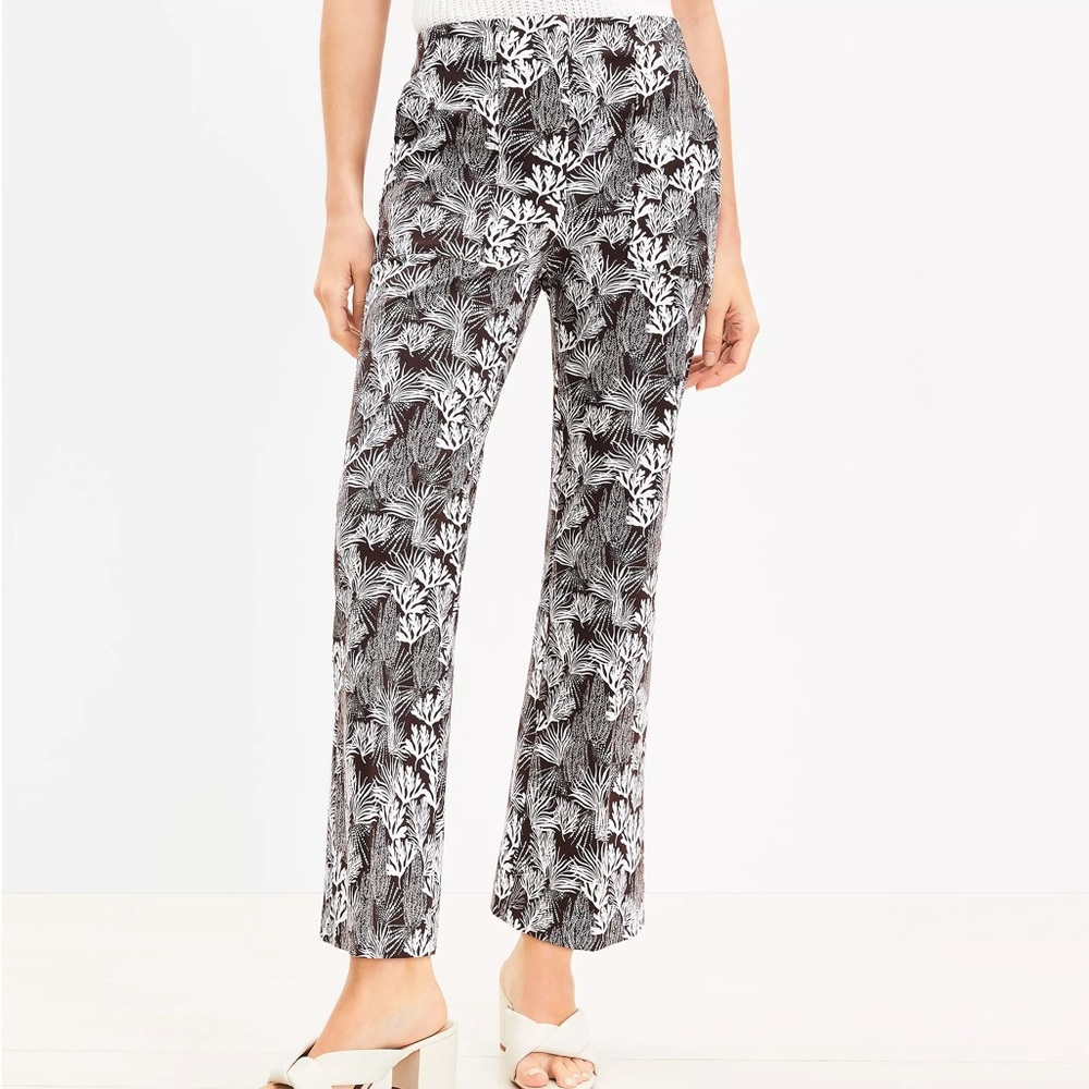 LOFT • Kick Crop Pants in Coral Reef Pique